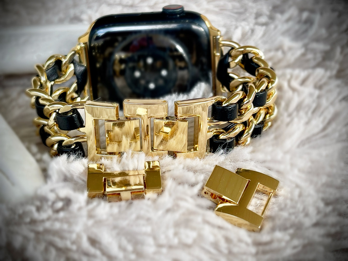 Cacha Gold Chain - Black