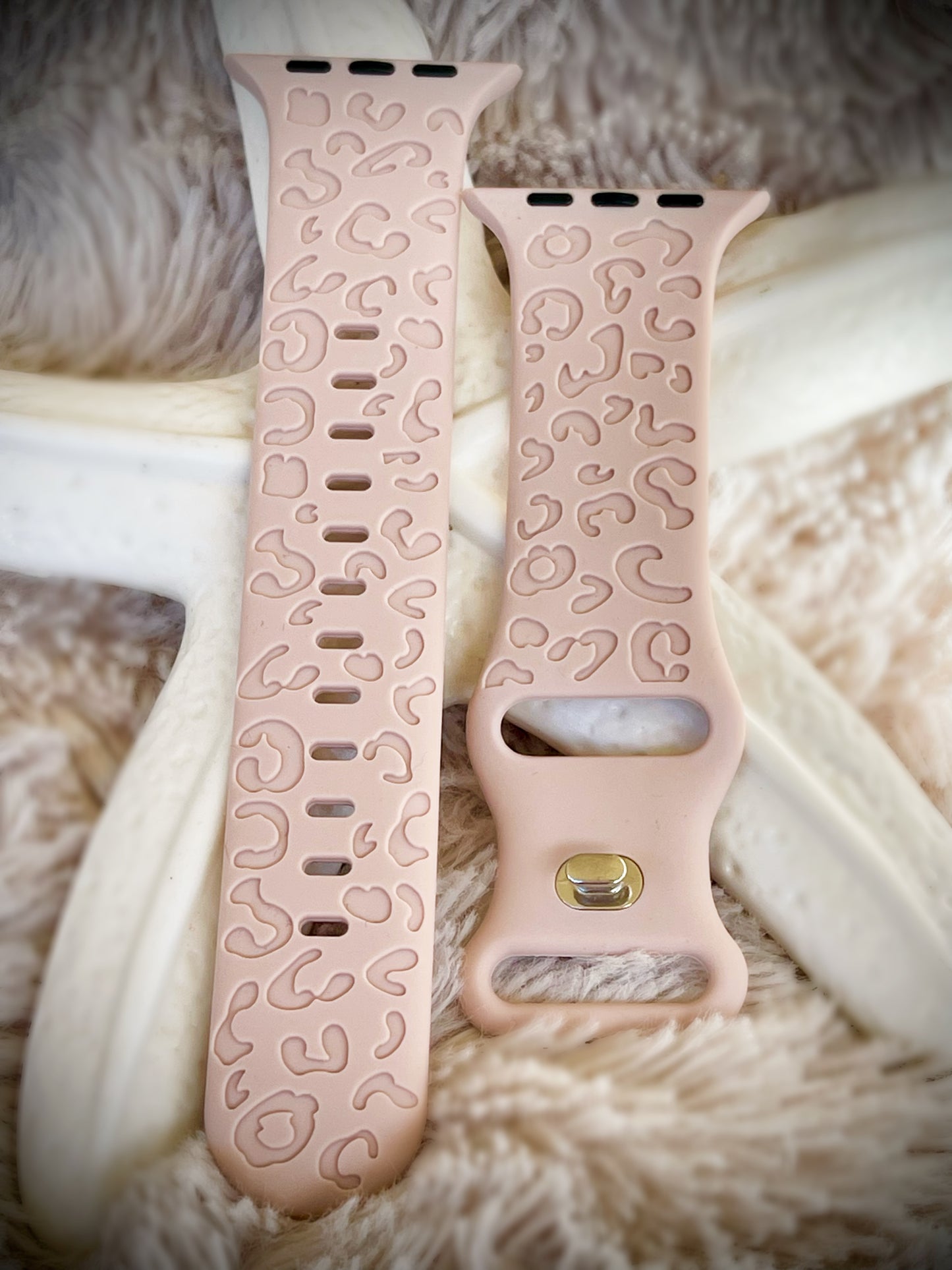 Cacha Silicone Design Band - Engraved Leopard Dusty Pink